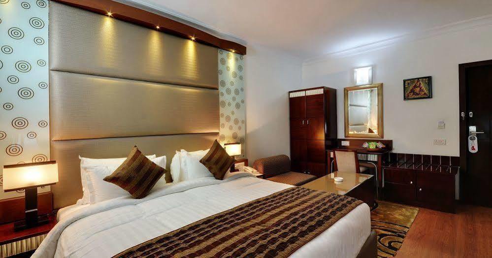 3 บาย โอโย นามี เรซิเดนซี อามีดาบัด Hotel อาเมดาบัด ภายนอก รูปภาพ