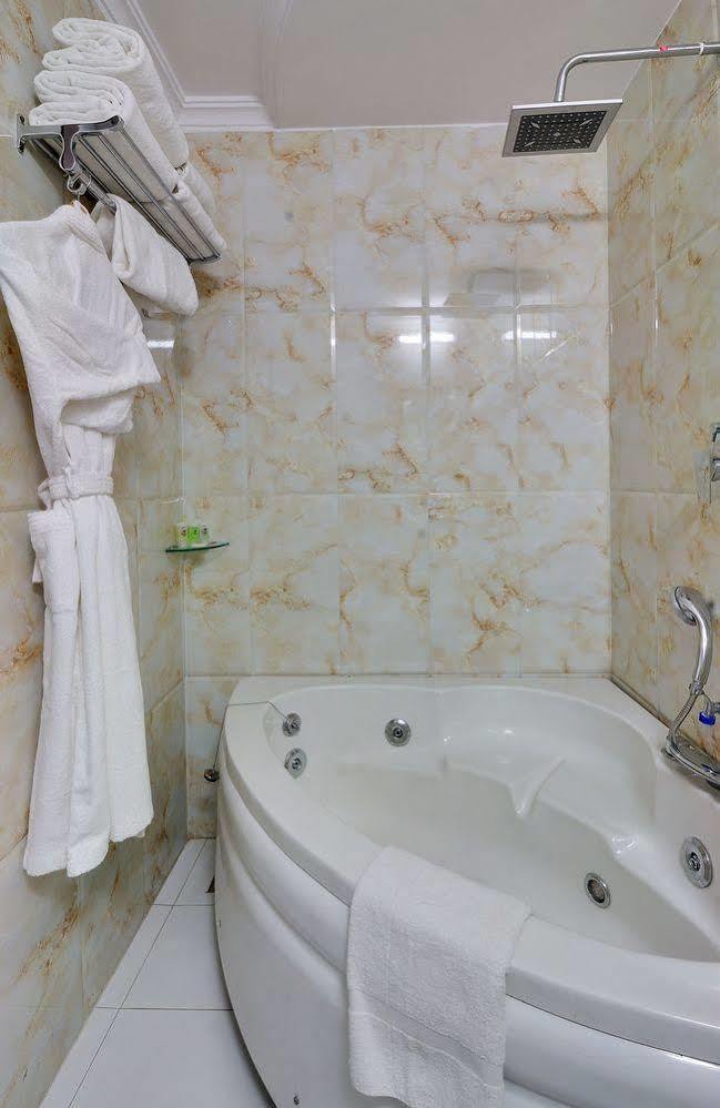3 บาย โอโย นามี เรซิเดนซี อามีดาบัด Hotel อาเมดาบัด ภายนอก รูปภาพ