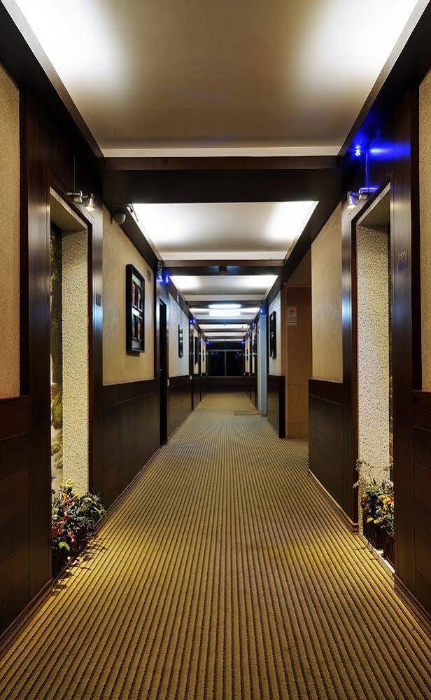 3 บาย โอโย นามี เรซิเดนซี อามีดาบัด Hotel อาเมดาบัด ภายนอก รูปภาพ